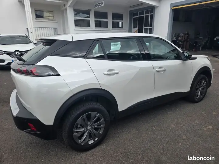 Peugeot 2008 2024 photo 2