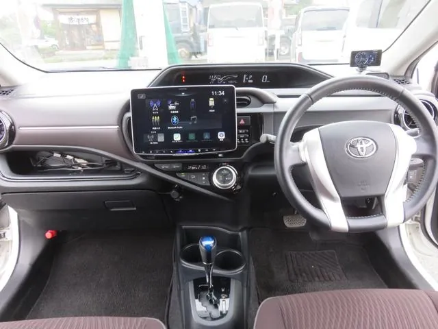 Toyota Aqua 2015 photo 2