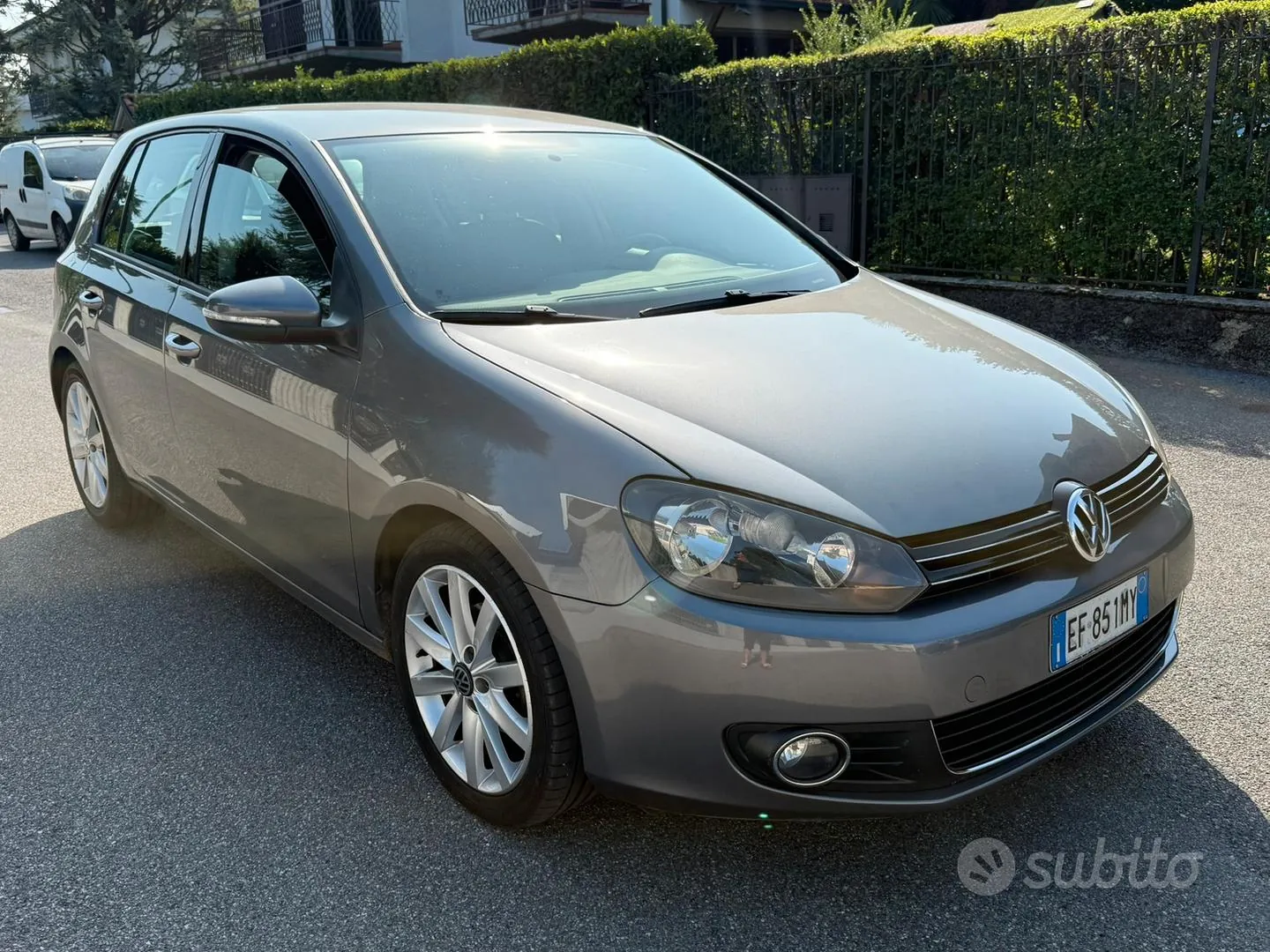 Volkswagen Golf 2011 photo 2
