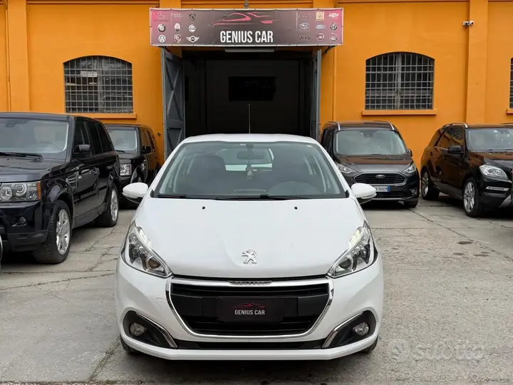 Peugeot 208 2018 photo 3