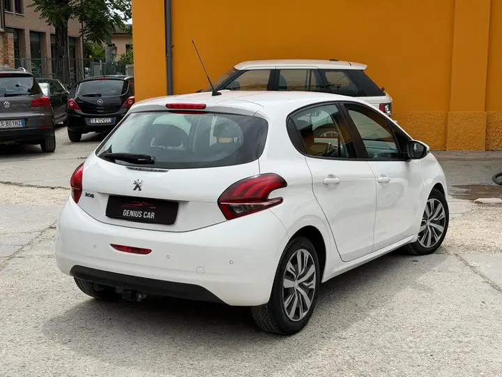 Peugeot 208 2018 photo 4