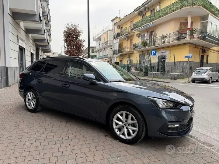 Seat Leon 2023 photo 2