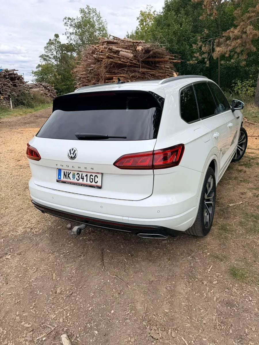 Volkswagen Touareg 2019 photo 2