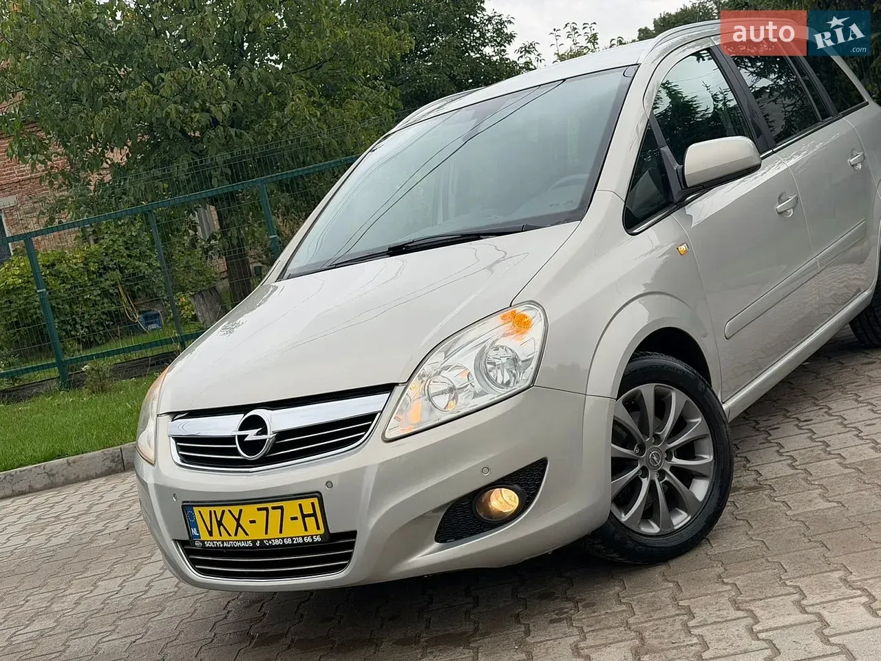 Opel Zafira 2011 photo 4