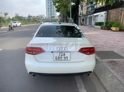 Audi A4 2009 photo 4