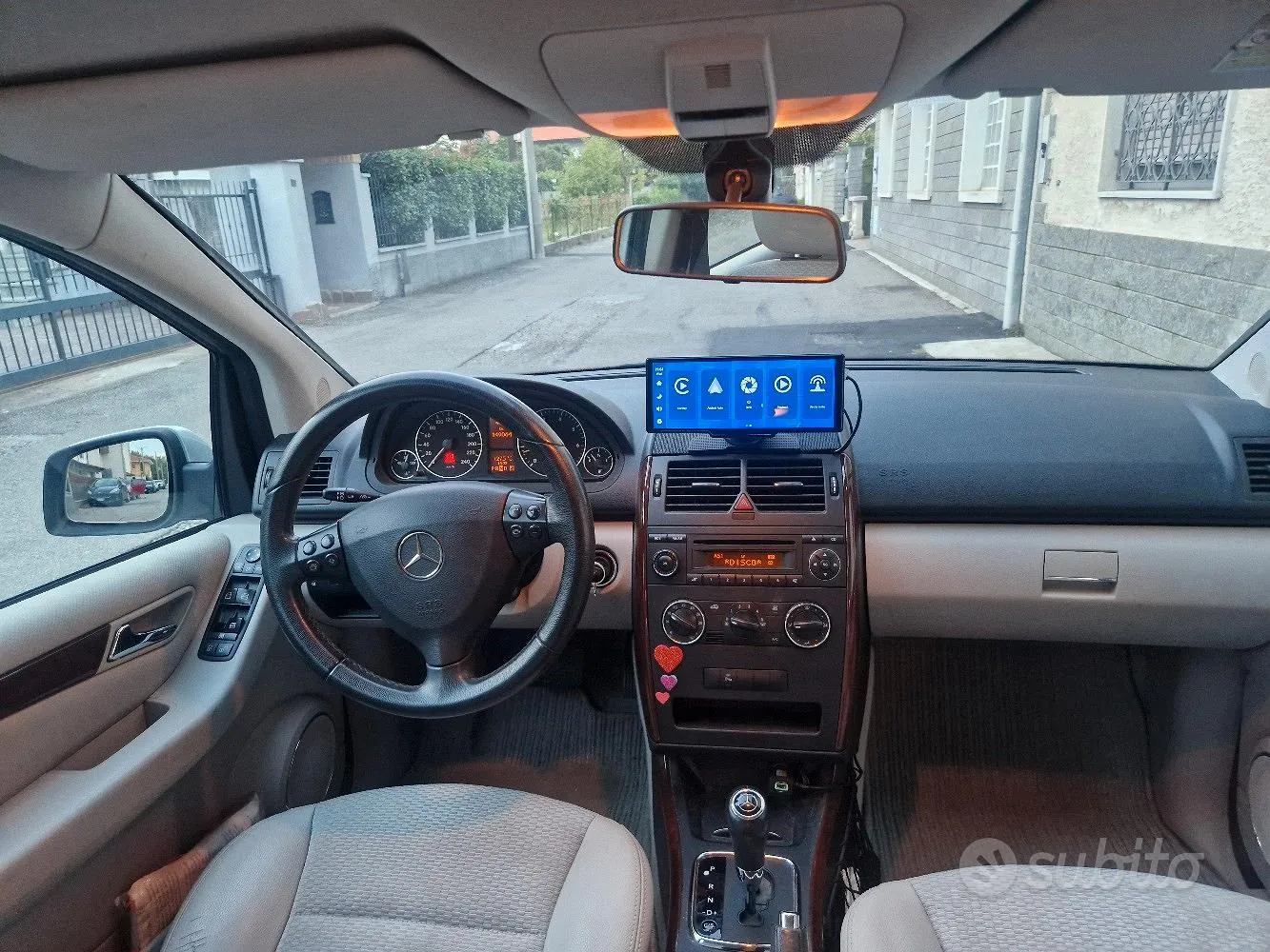Mercedes-Benz A 160 2010 photo 2