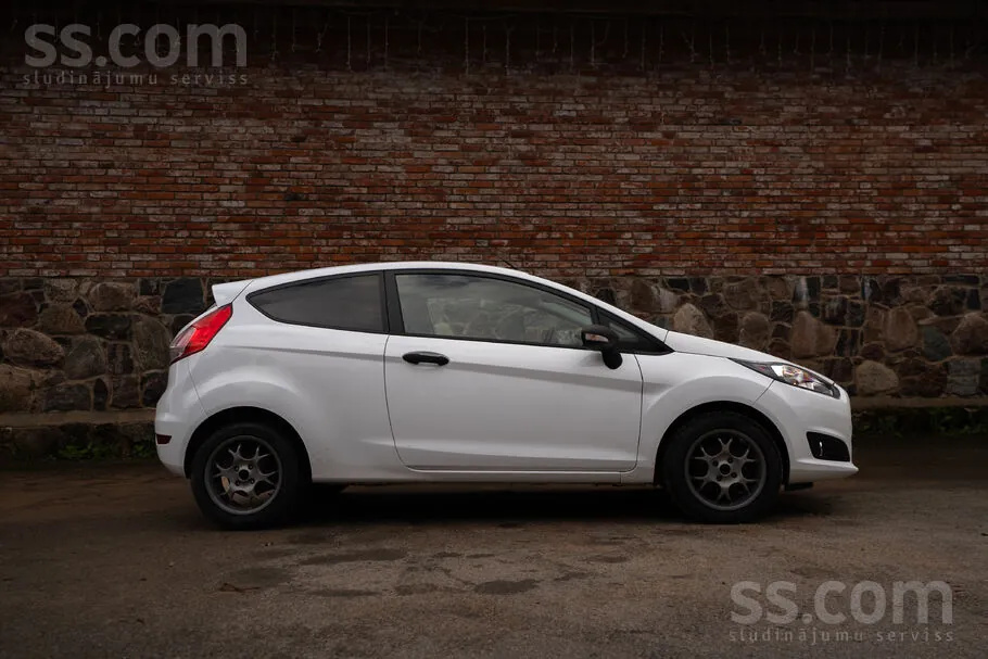 Ford Fiesta 2016 photo 3