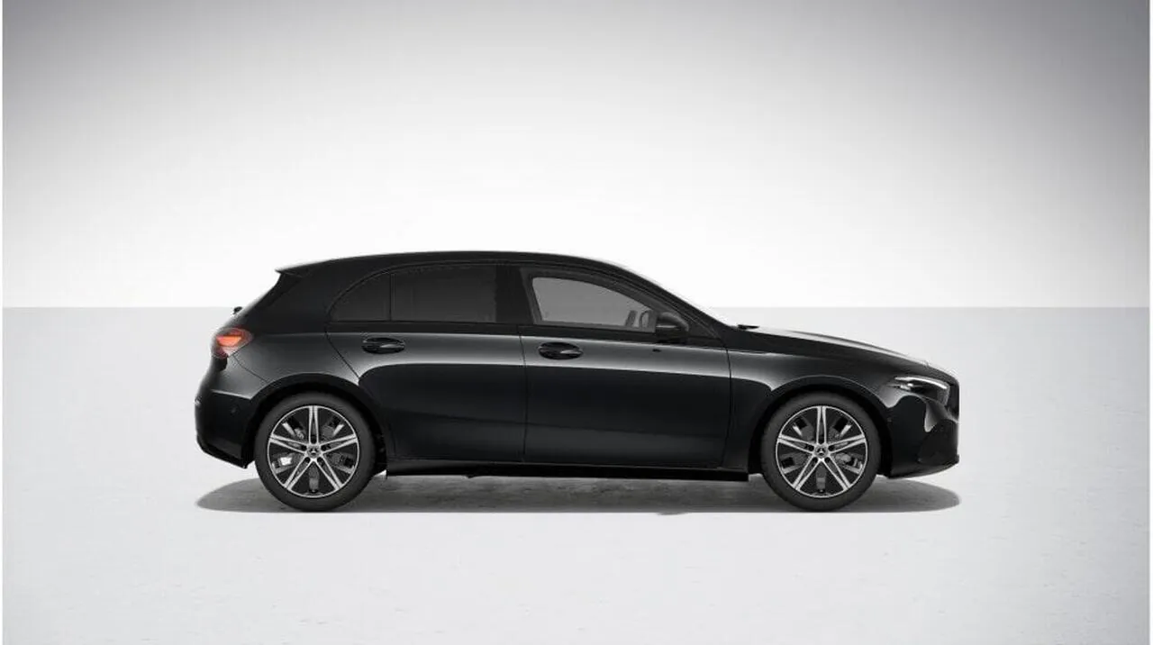 Mercedes-Benz A-Class photo 3
