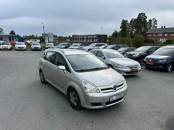 Toyota Corolla Verso 2005 photo 2