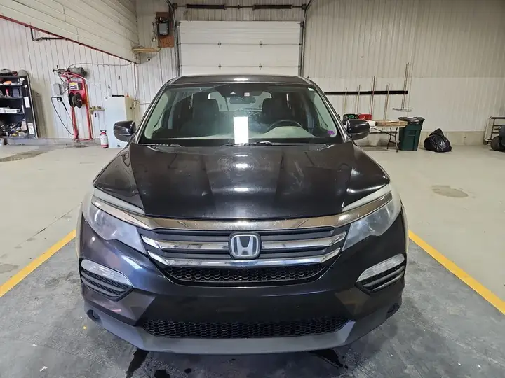 Honda Pilot 2017 photo 2