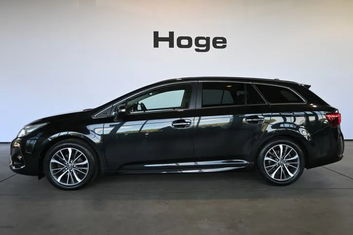 Toyota Avensis 2018 photo 3