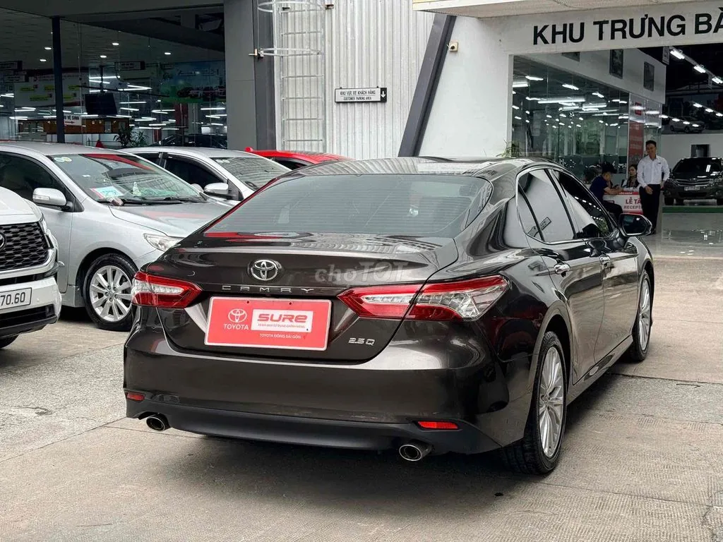 Toyota Camry 2021 photo 2