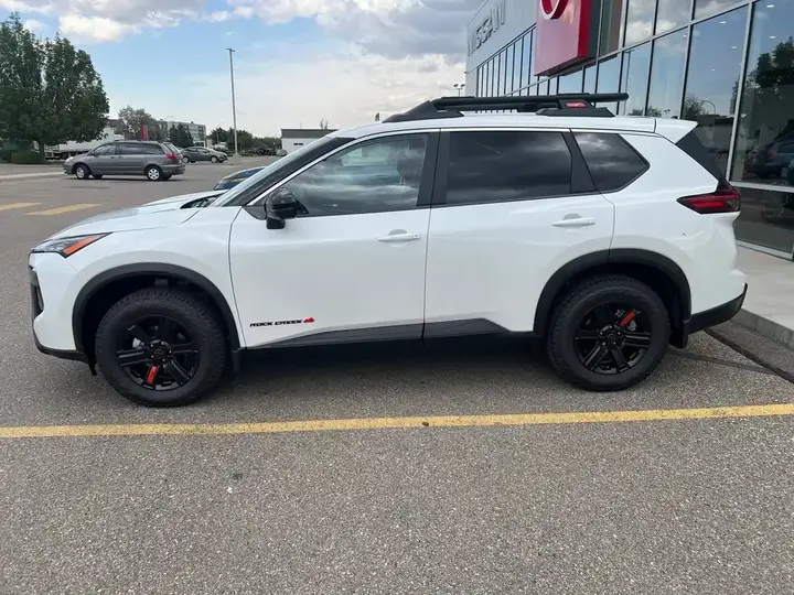 Nissan Rogue 2026 photo 2