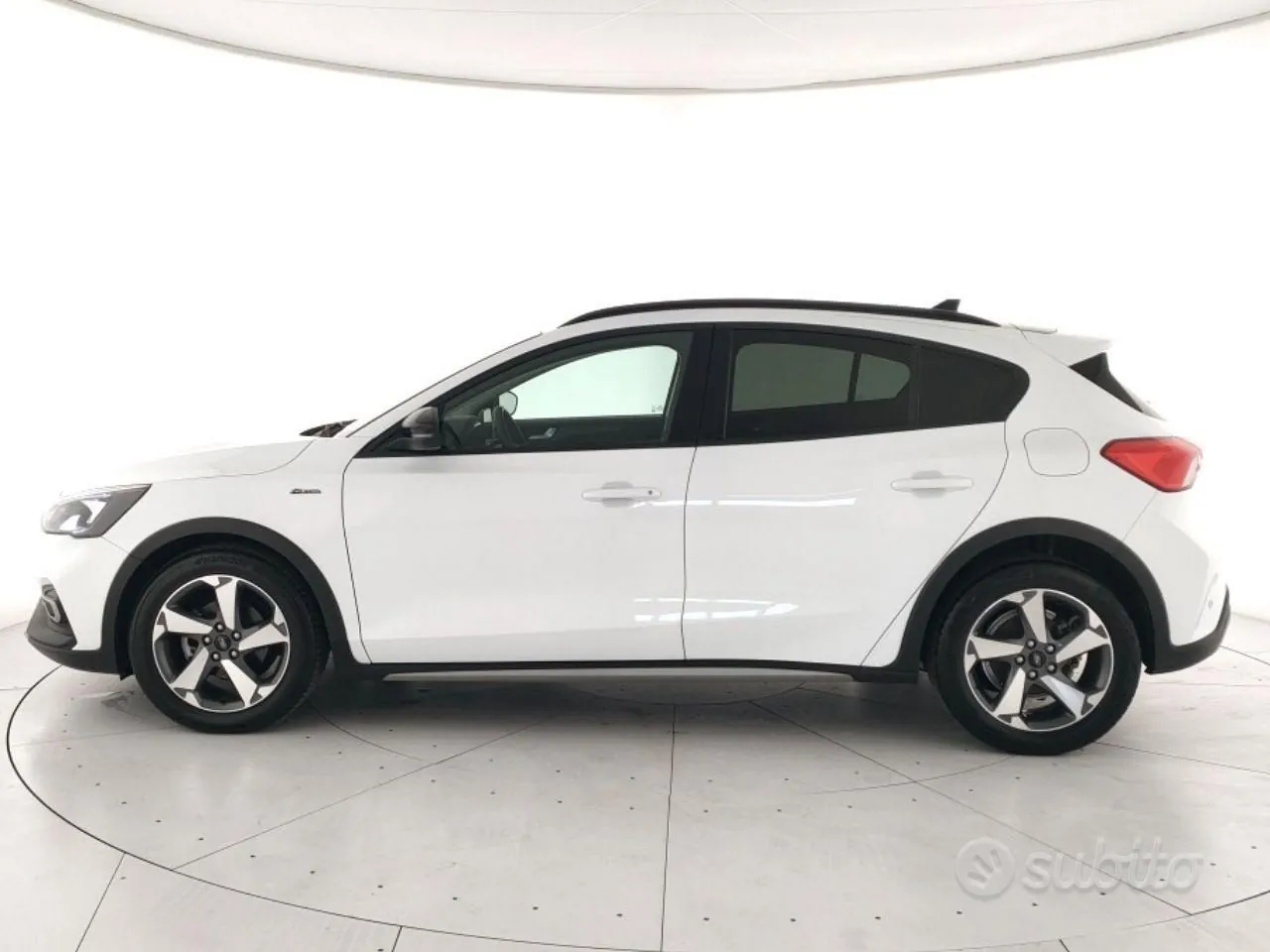 Ford Focus 2021 photo 2