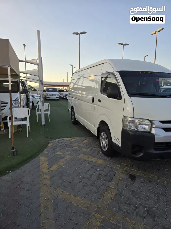 Toyota Hiace 2017 photo 4
