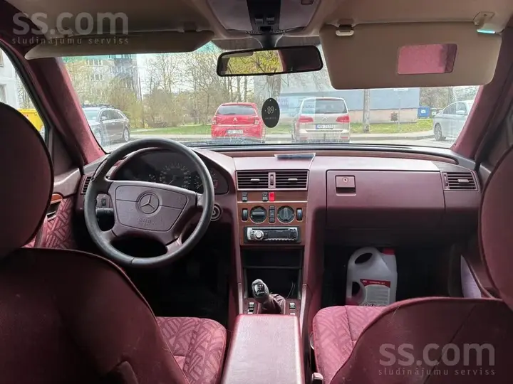 Mercedes-Benz C180 1994 photo 2