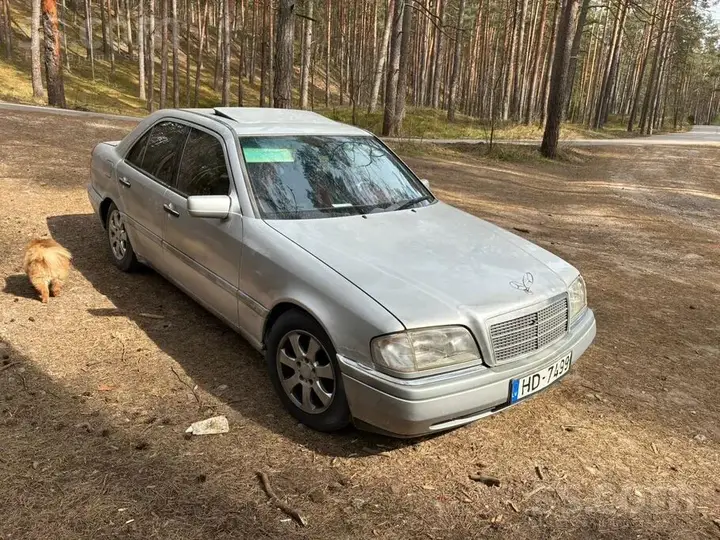 Mercedes-Benz C180