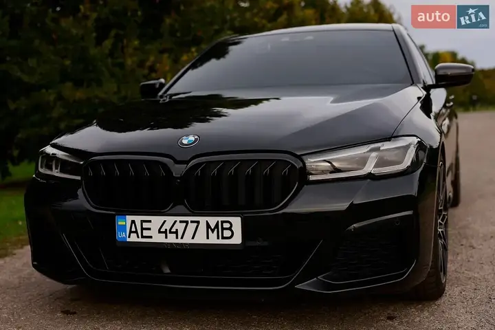 BMW 5 Series 2020 photo 2