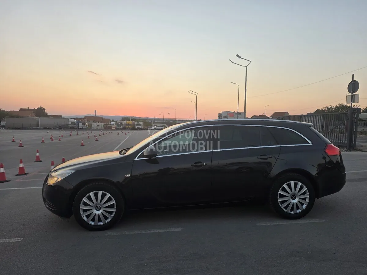 Opel Insignia 2010 photo 2