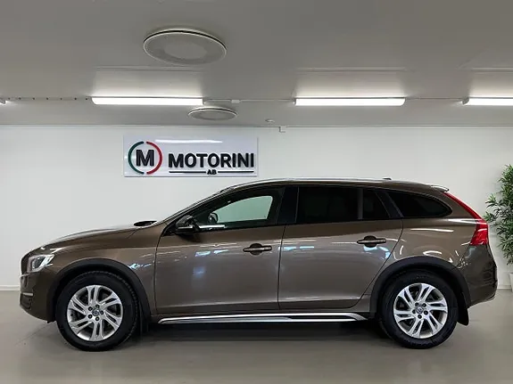 Volvo V60 Cross Country 2016 photo 4