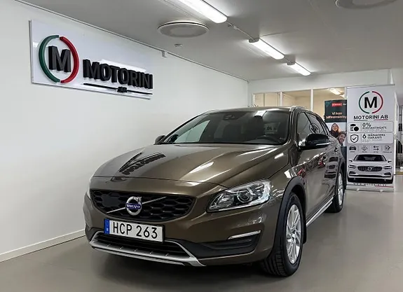 Volvo V60 Cross Country 2016 photo 2