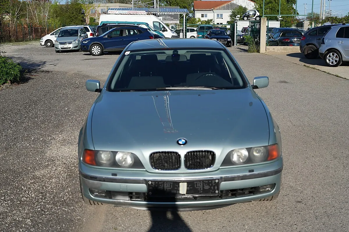 BMW 5 Series 1999 photo 2