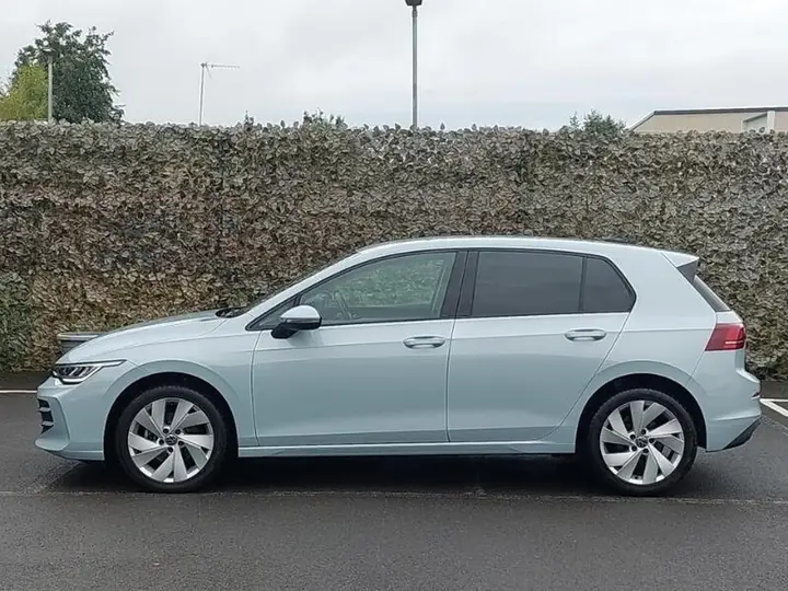 Volkswagen Golf 2024 photo 3