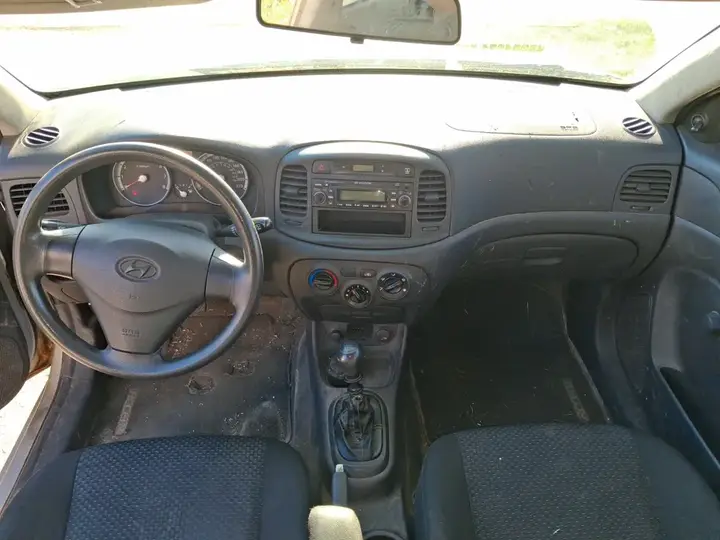 Hyundai Accent 2009 photo 5