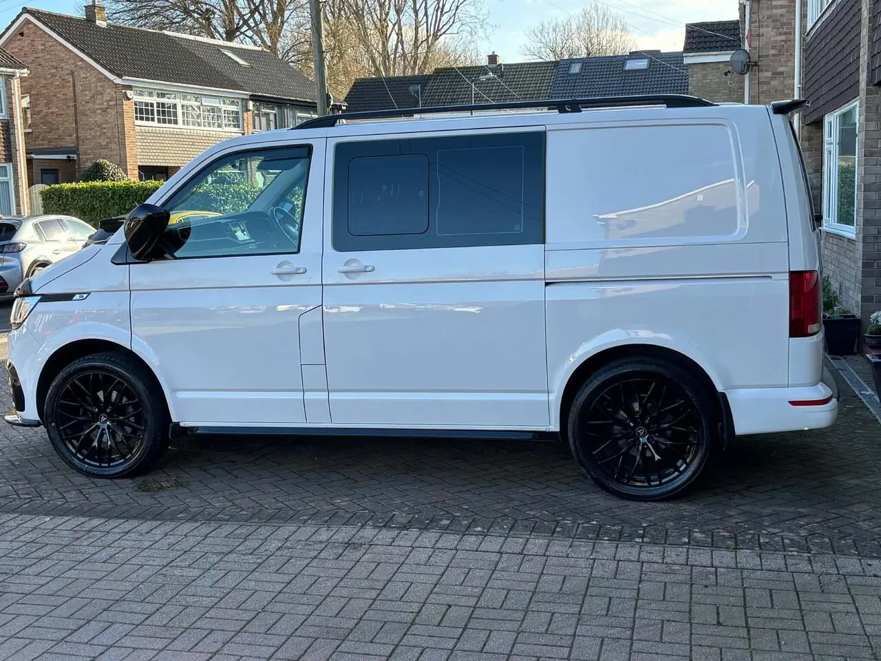 Volkswagen Transporter 2021 photo 2