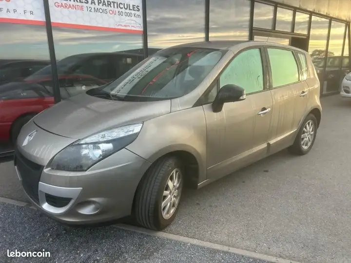 Renault Scenic 2011 photo 3