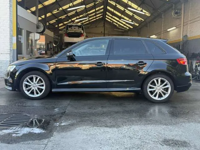 Audi A3 2018 photo 2