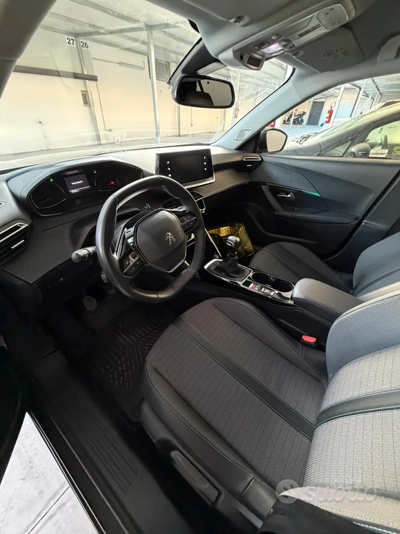 Peugeot 2008 2021 photo 5