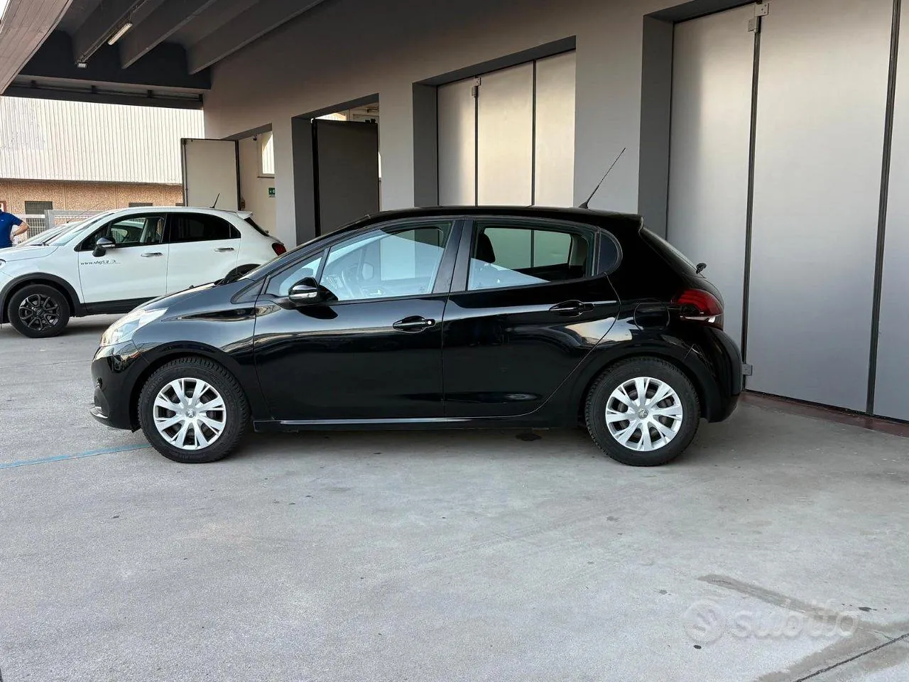 Peugeot 208 2018 photo 3