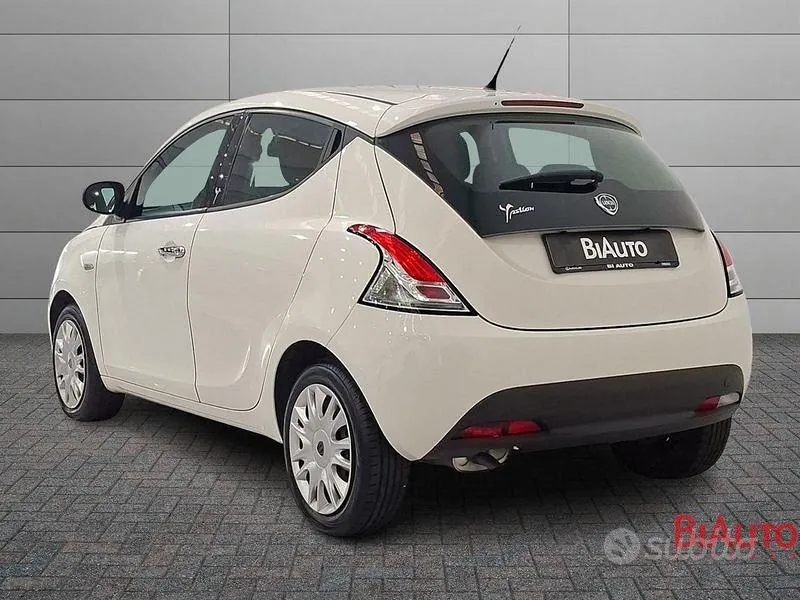 Lancia Ypsilon 2011 photo 4