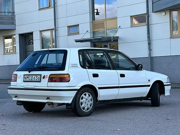 Toyota Corolla 1988 photo 4