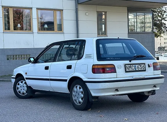 Toyota Corolla 1988 photo 3
