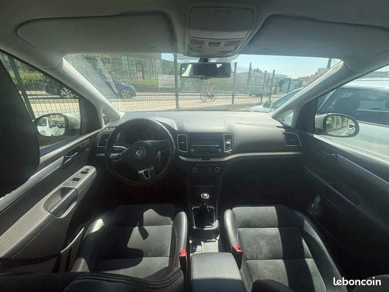 Volkswagen Sharan 2011 photo 3