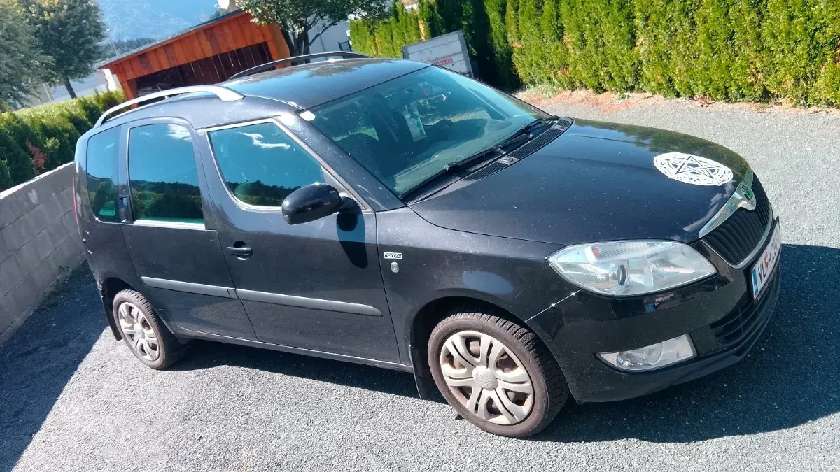 Skoda Roomster 2012 photo 2