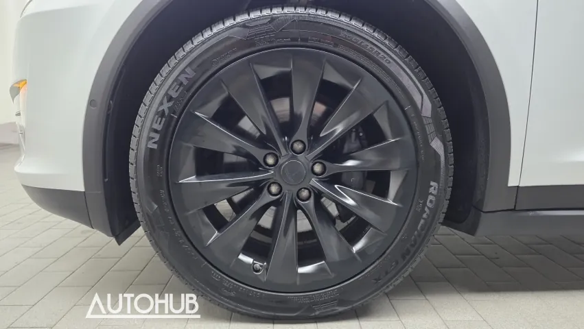 Tesla Model X 2020 photo 5