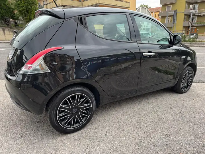 Lancia Ypsilon 2022 photo 3