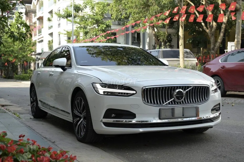 Volvo S90