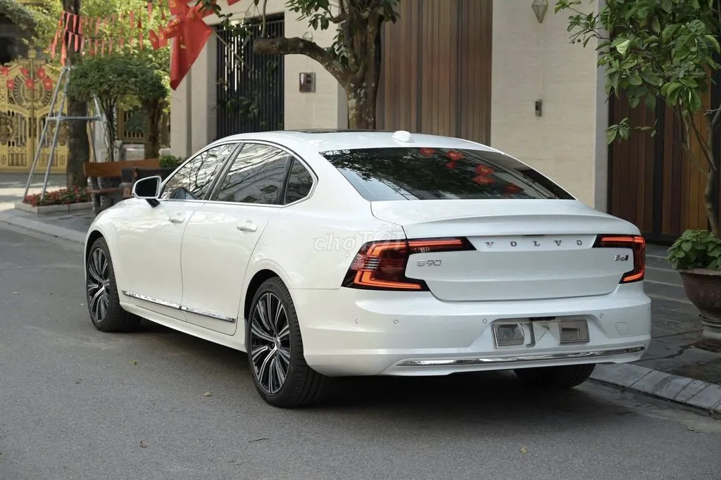 Volvo S90 2023 photo 2