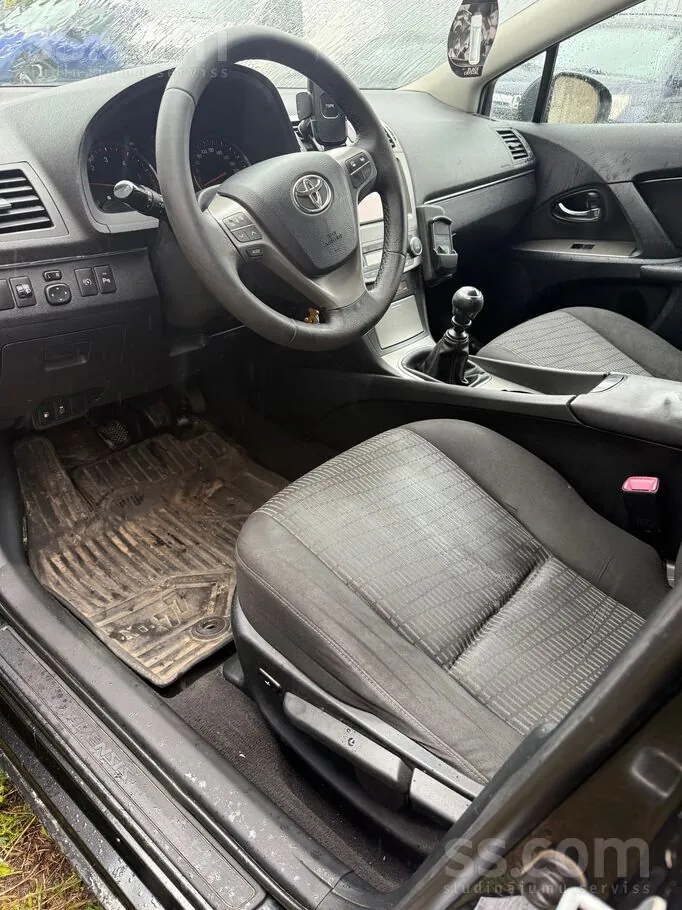 Toyota Avensis 2011 photo 4