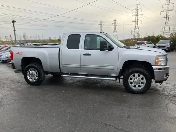Chevrolet Silverado 2500 2011 photo 4