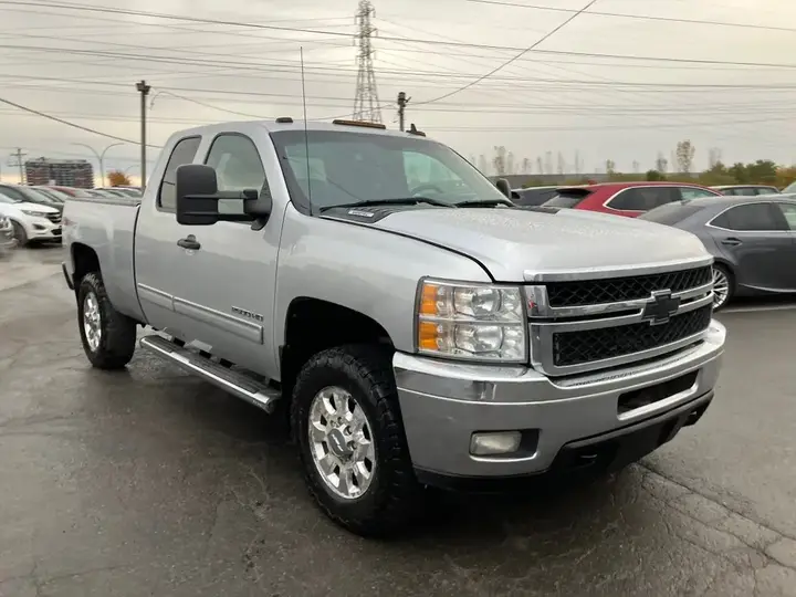 Chevrolet Silverado 2500 2011 photo 3