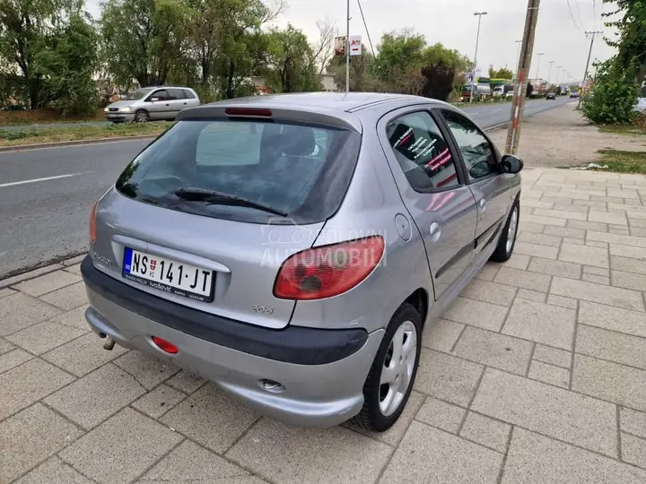 Peugeot 206 2005 photo 4