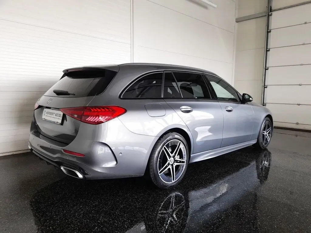 Mercedes-Benz C-Class 2024 photo 2