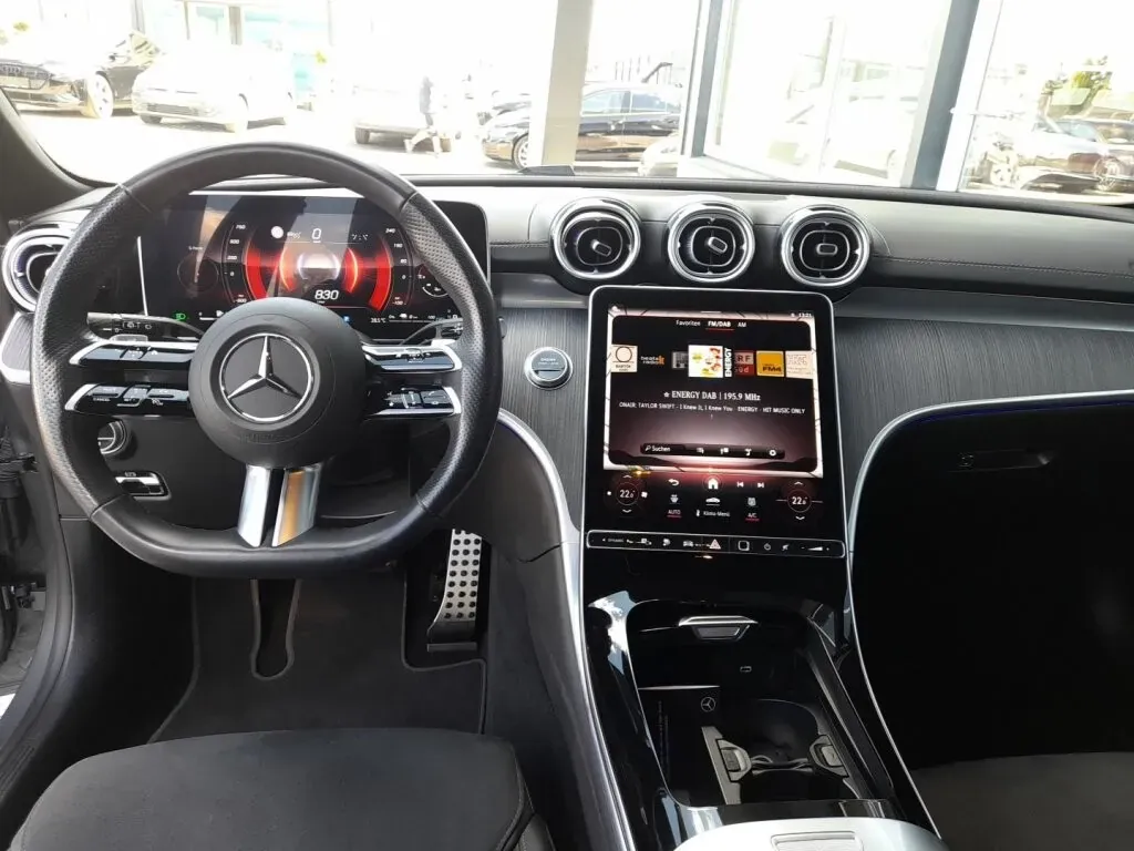 Mercedes-Benz C-Class 2024 photo 3
