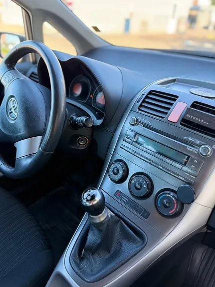 Toyota Auris 2007 photo 2