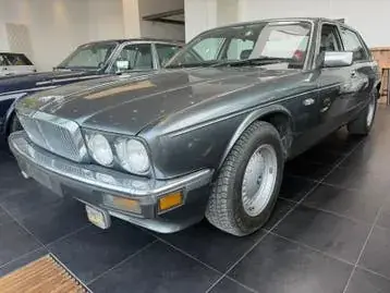 Jaguar Xj6